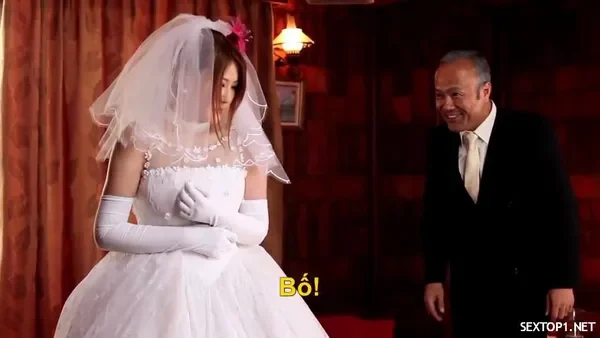 Hai cô con gái xinh đẹp và ông bố có phúc